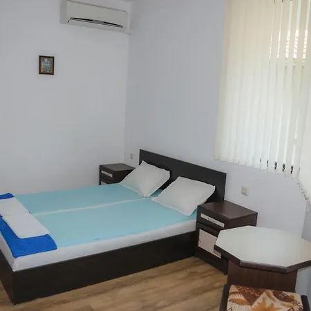 Kani Casa de hóspedes 3*